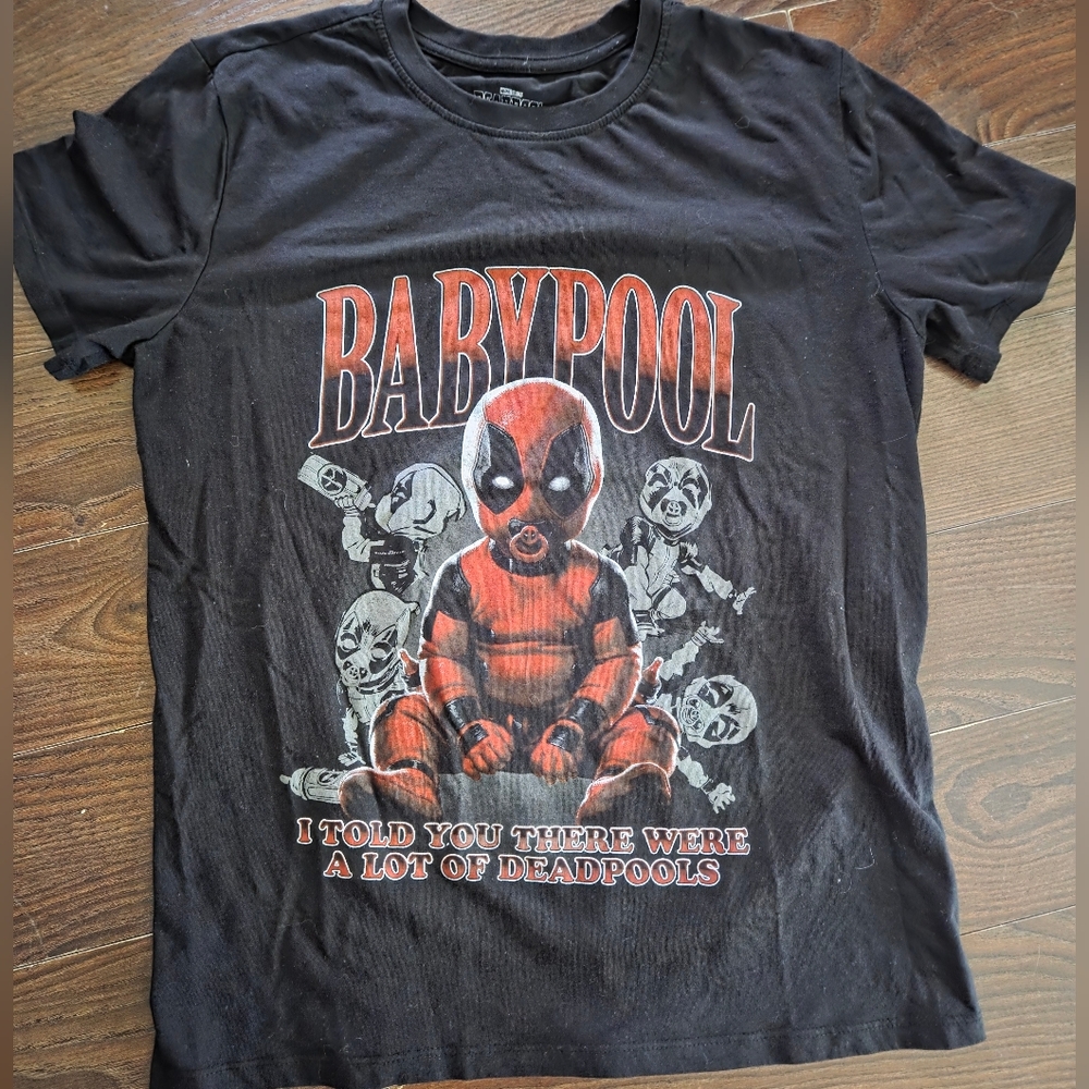 Black Babypool DEADPOOL MENS SIZE SMALL T-Shirt